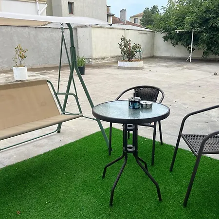 With Parking For Normal To Middle Sized Cars * فارنا