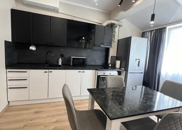 With Parking For Normal To Middle Sized Cars Apartamento *