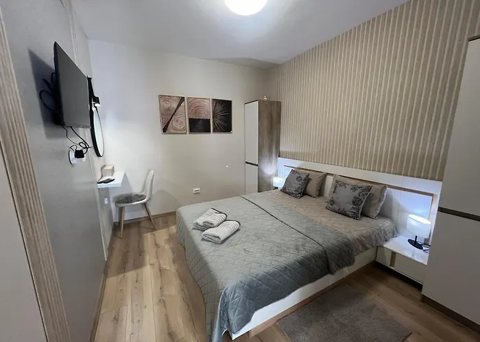 With Parking For Normal To Middle Sized Cars