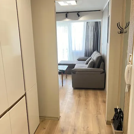 Apartment With Parking For Normal To Middle Sized Cars *