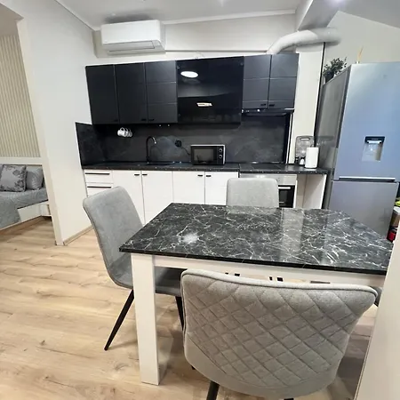 Apartamento With Parking For Normal To Middle Sized Cars