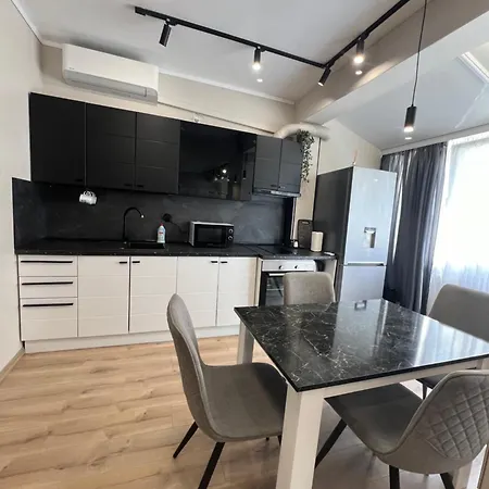 With Parking For Normal To Middle Sized Cars Apartment *