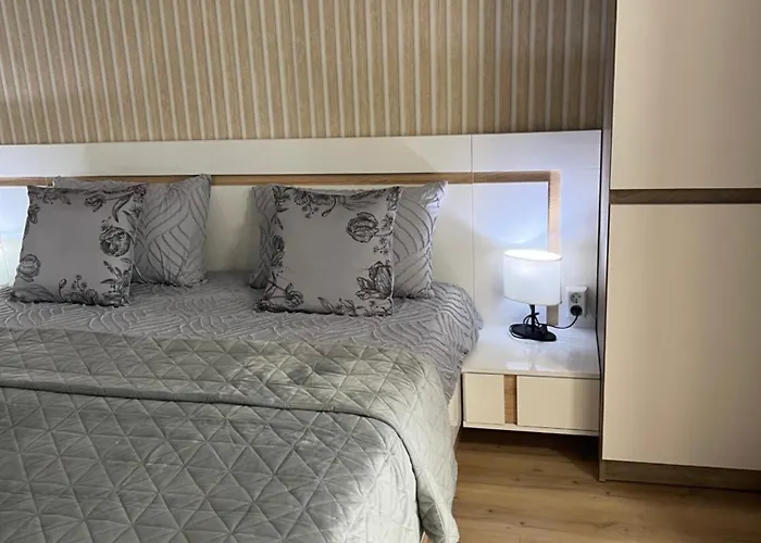 With Parking For Normal To Middle Sized Cars Apartman Várna