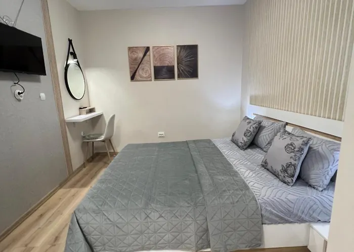 With Parking For Normal To Middle Sized Cars * Várna