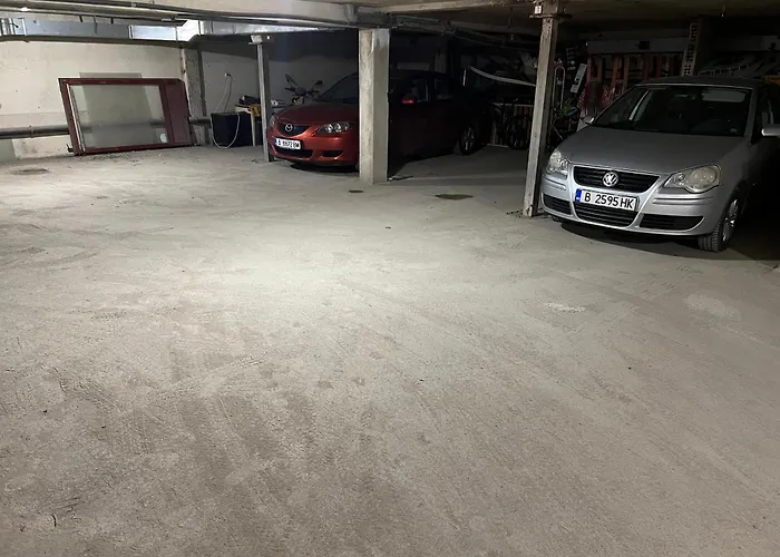 Apartment With Parking For Normal To Middle Sized Cars