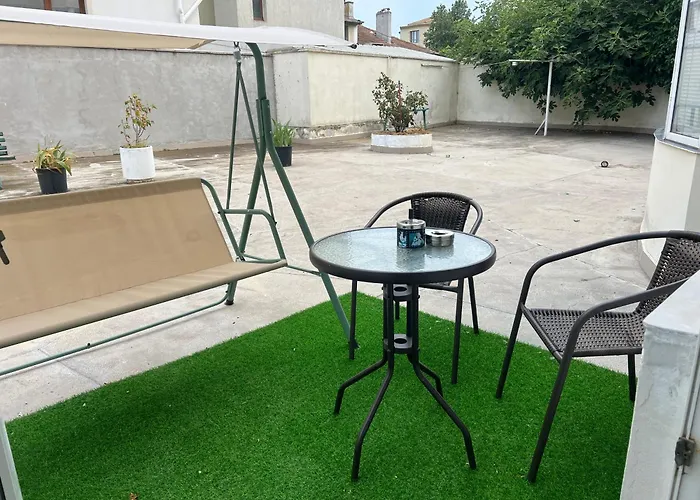 With Parking For Normal To Middle Sized Cars * Várna